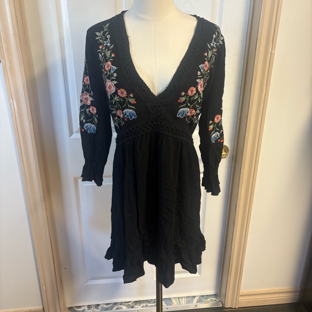 Miami Black and Pink V-Neck Cuffed Sleeve Mini Sundress